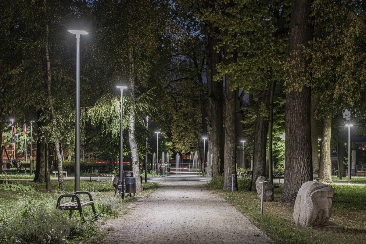  Park Dębinka w Łochowie