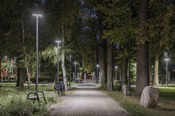 park w Łochowie Mitra LED