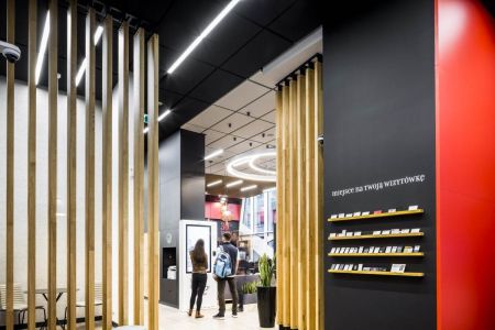 Lena Lighting- zdjęcie realizacji Santander Work Cafe