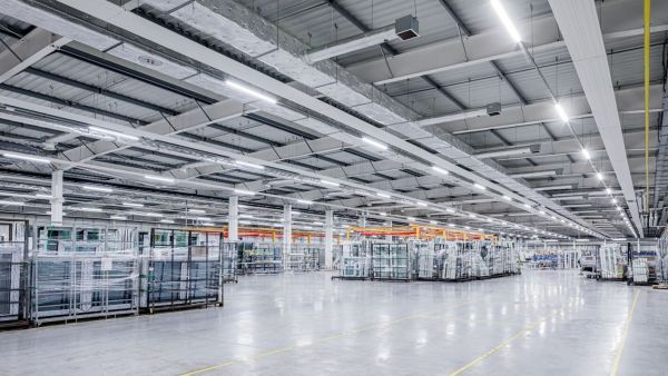 Schweiker_led_oswietlenie_industry_ip40_led_lena_lighting